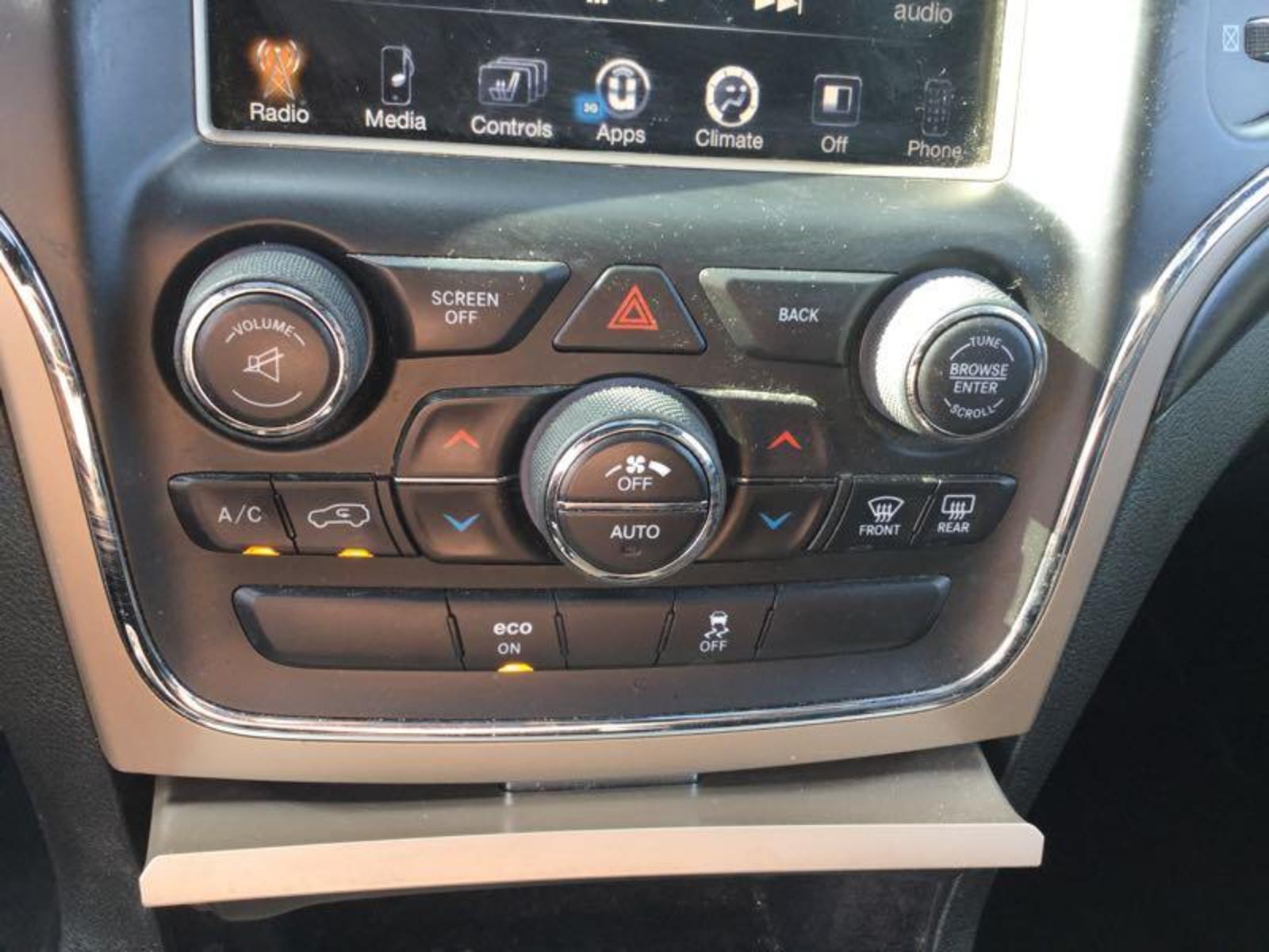 2015 Jeep Grand Cherokee LAREDO