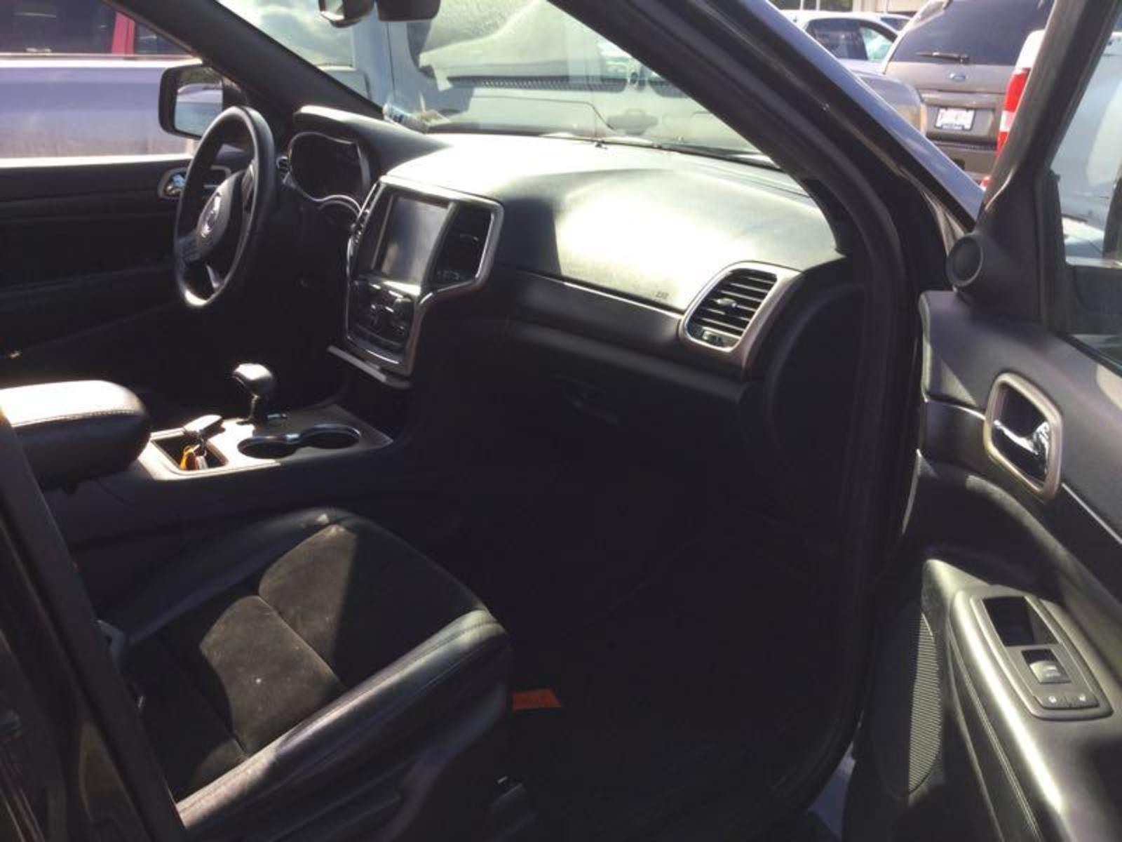 2015 Jeep Grand Cherokee LAREDO